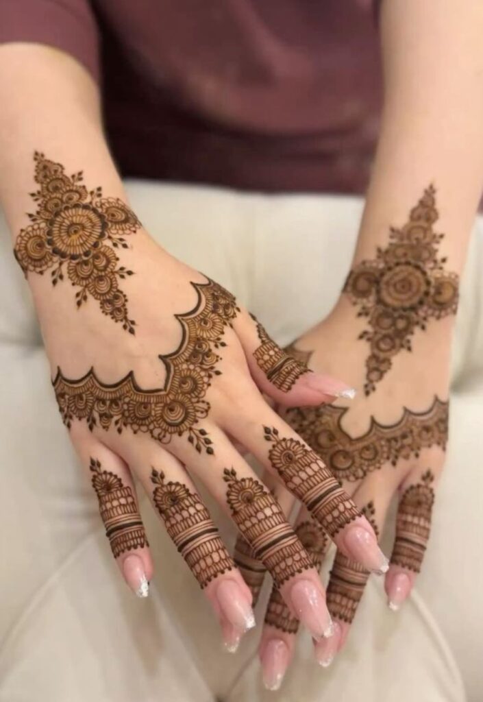 Stylish back hand mehrab mehndi design featuring dome-inspired patterns and leafy Arabic detailing for festive occasions