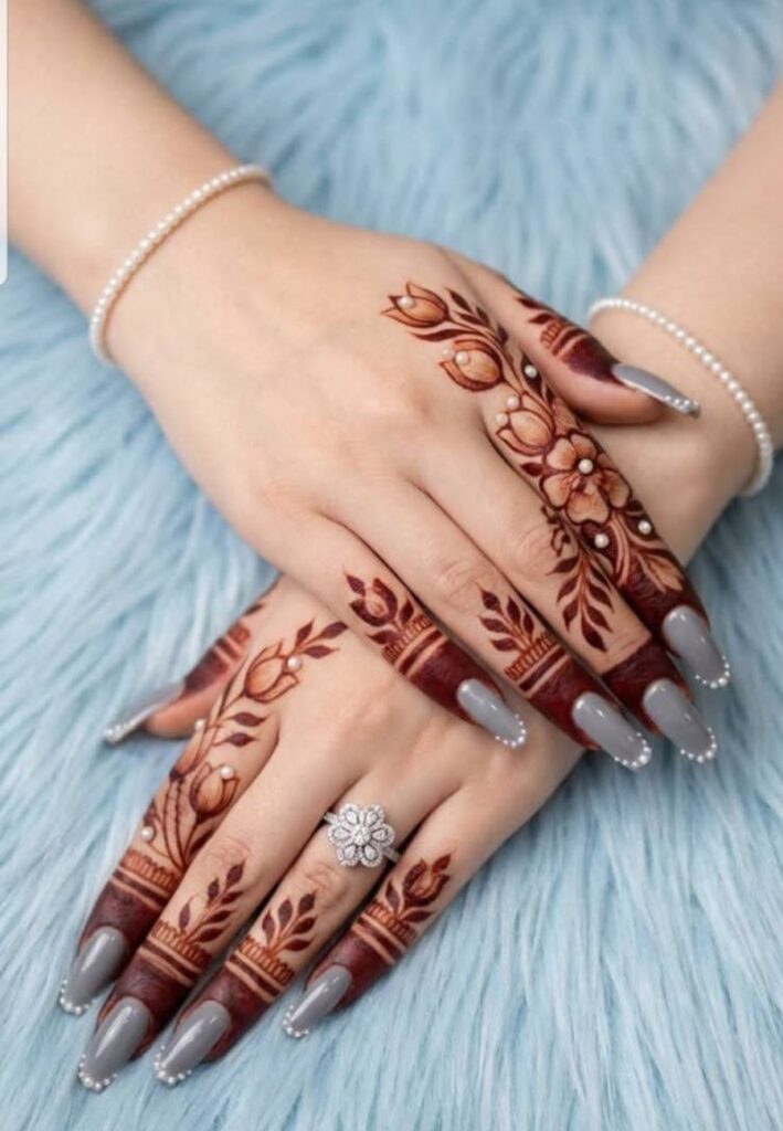 Cute Small Mehndi Designs for beginners