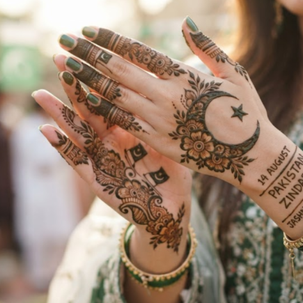 Beautiful Independence Day Mehndi Designs with Pakistan Flag and Crescent Star Theme