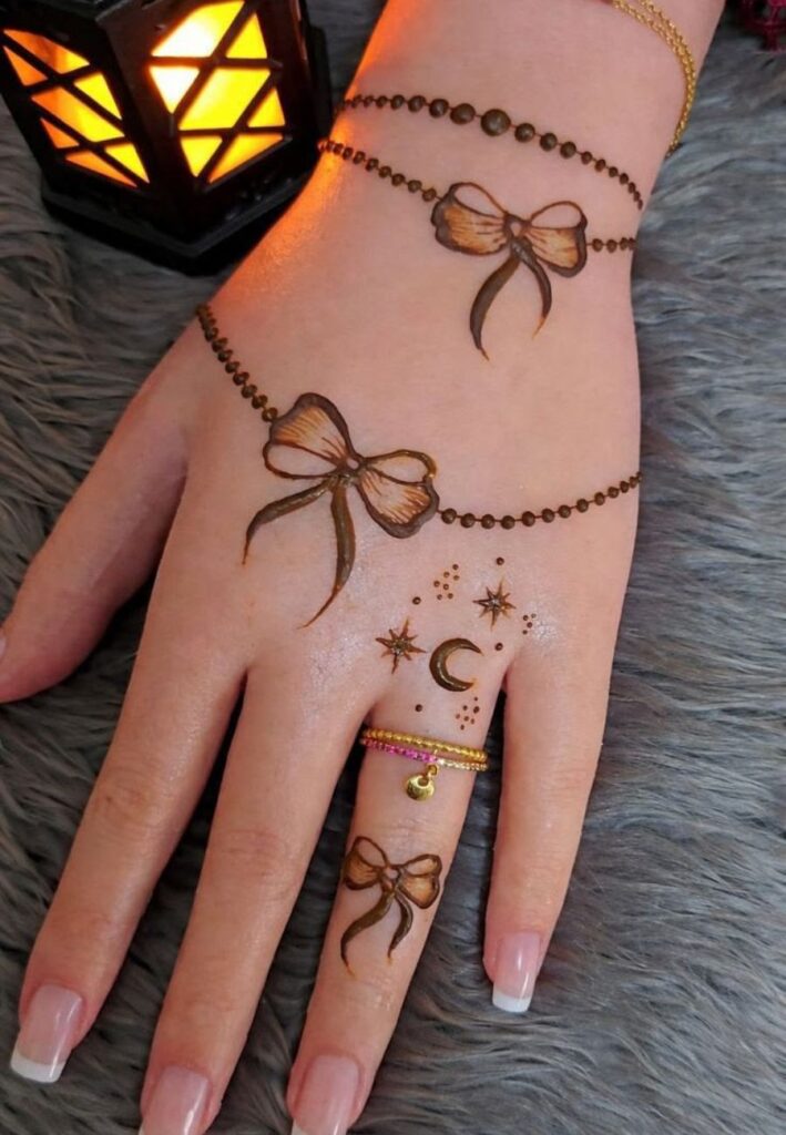 Mini floral chain mehndi