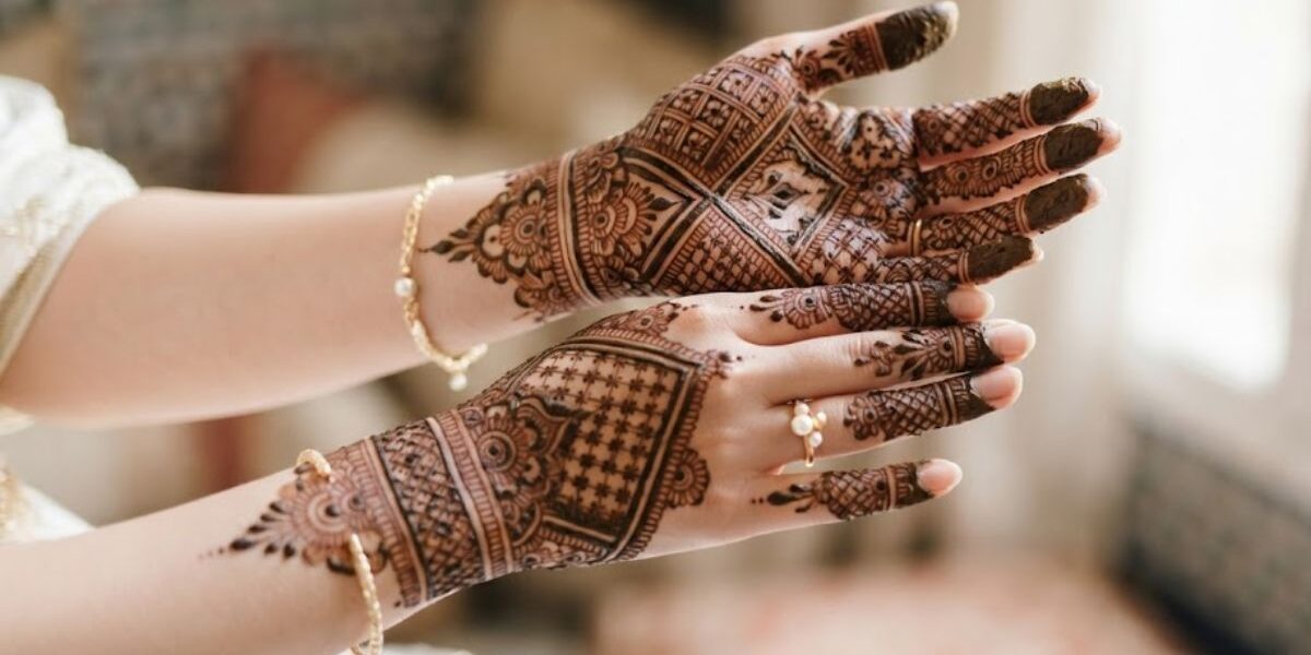 Moroccan Mehndi Designs 2026 featuring elegant geometric henna patterns on hands