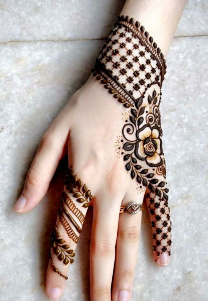 net jali mehndi design for beginners simple henna crisscross lattice pattern with diamond shapes and dots easy traditional mehndi hand design for beginners