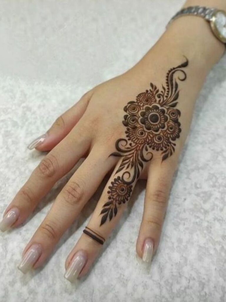 Simple College Mehndi Designs with minimal and easy floral henna ideas